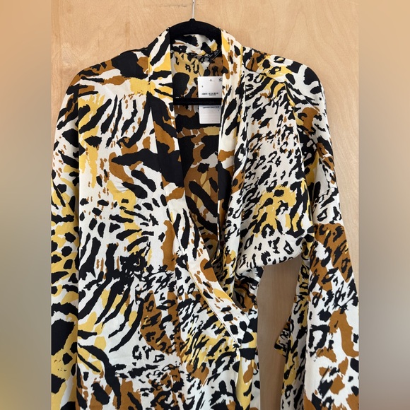 Nasty Gal Black, White, and Gold Animal Print Kimono Blouse - Picture 10 of 12